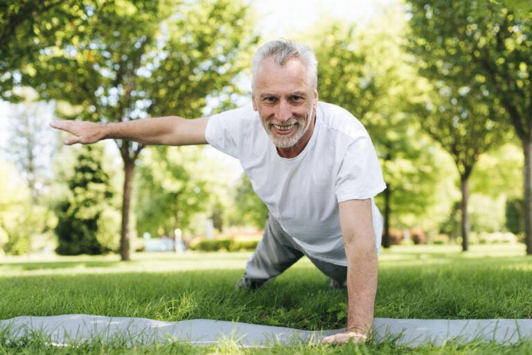 Entenda a Condição e Como Combater a Perda de Massa Muscular em Idosos